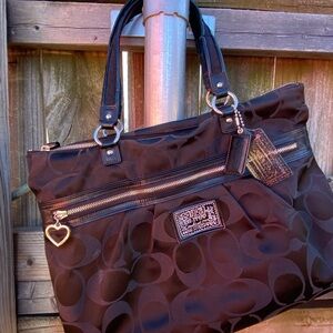 Coach Outlet Black Women's Signature Logo Tote Bag